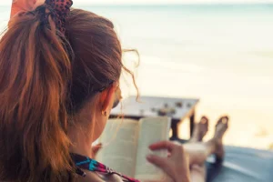 Saviez-vous que l'automne est la meilleure période pour aller à la plage — Hotel Akquaaa, Calafell