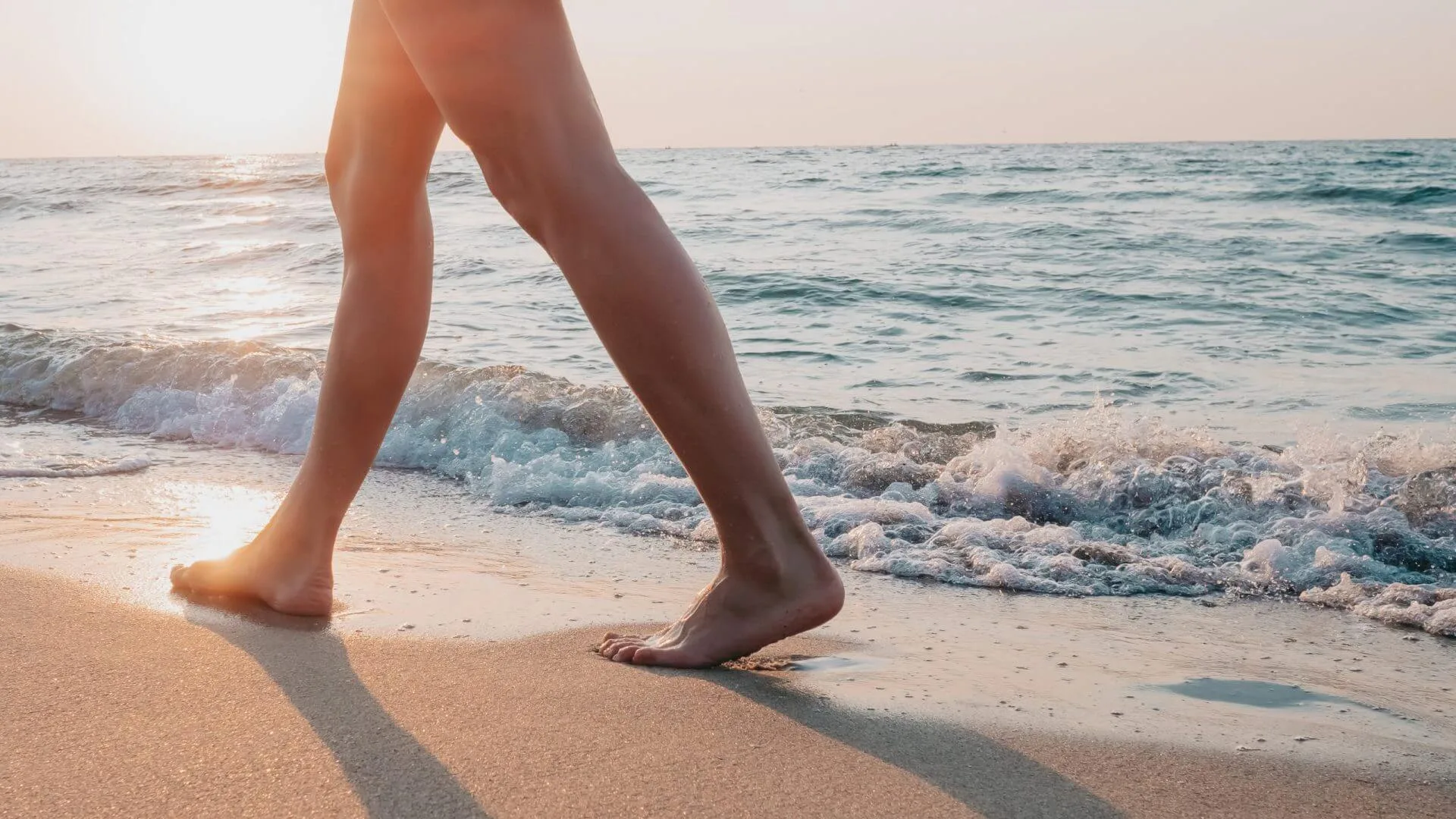¿Sabías que el otoño es la mejor época para ir a la playa — Hotel Akquaaa, Calafell