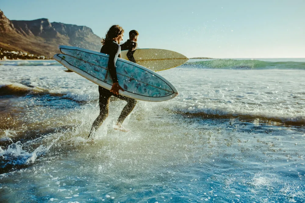Disfruta del invierno en la playa: deportes para la época de frío — Hotel Akquaaa, Calafell