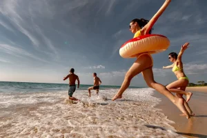 Activities to do in summer on the beach — Hotel Akquaaa, Calafell