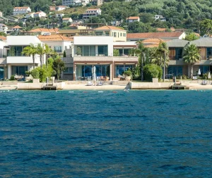 Sleeping by the sea: the experience that transforms any getaway — Hotel Akquaaa, Calafell